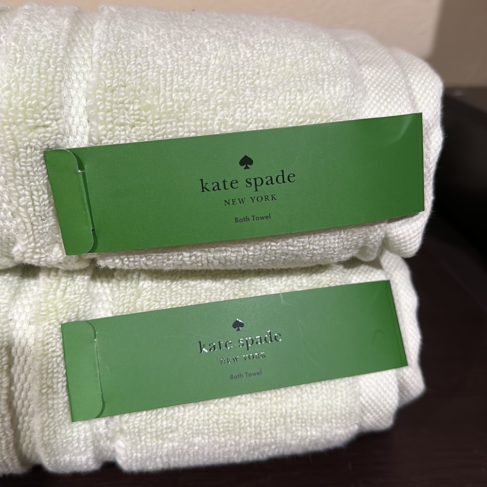 Kate Spade Honey Dew Bath Towels - Picture 2 of 5